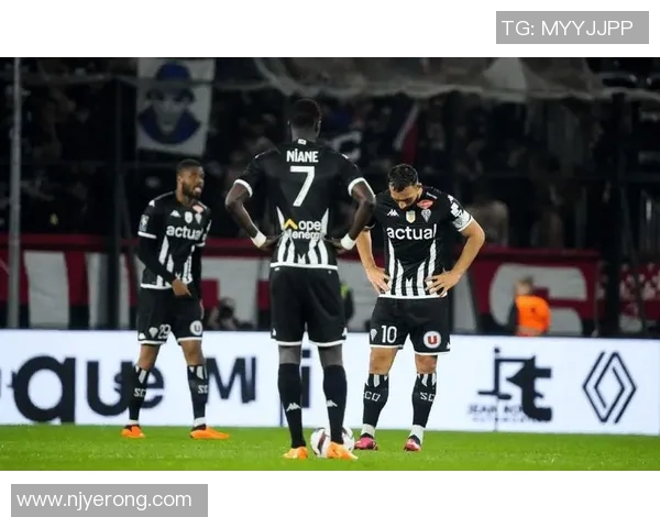 法甲精彩对决昂热迎战朗斯保级与争冠的双重较量